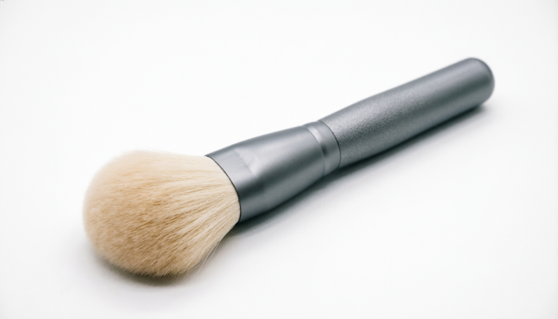 Full-Size Makeup Brush
